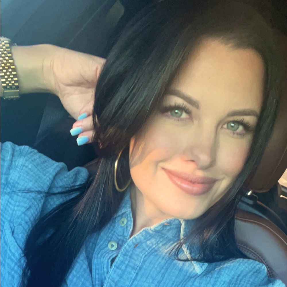 Meet your Posher, Liza